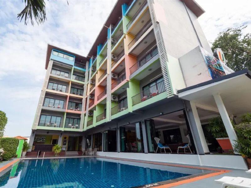 Oyo 75367 Ud Pattaya Hotel Bang Lamung Extérieur photo