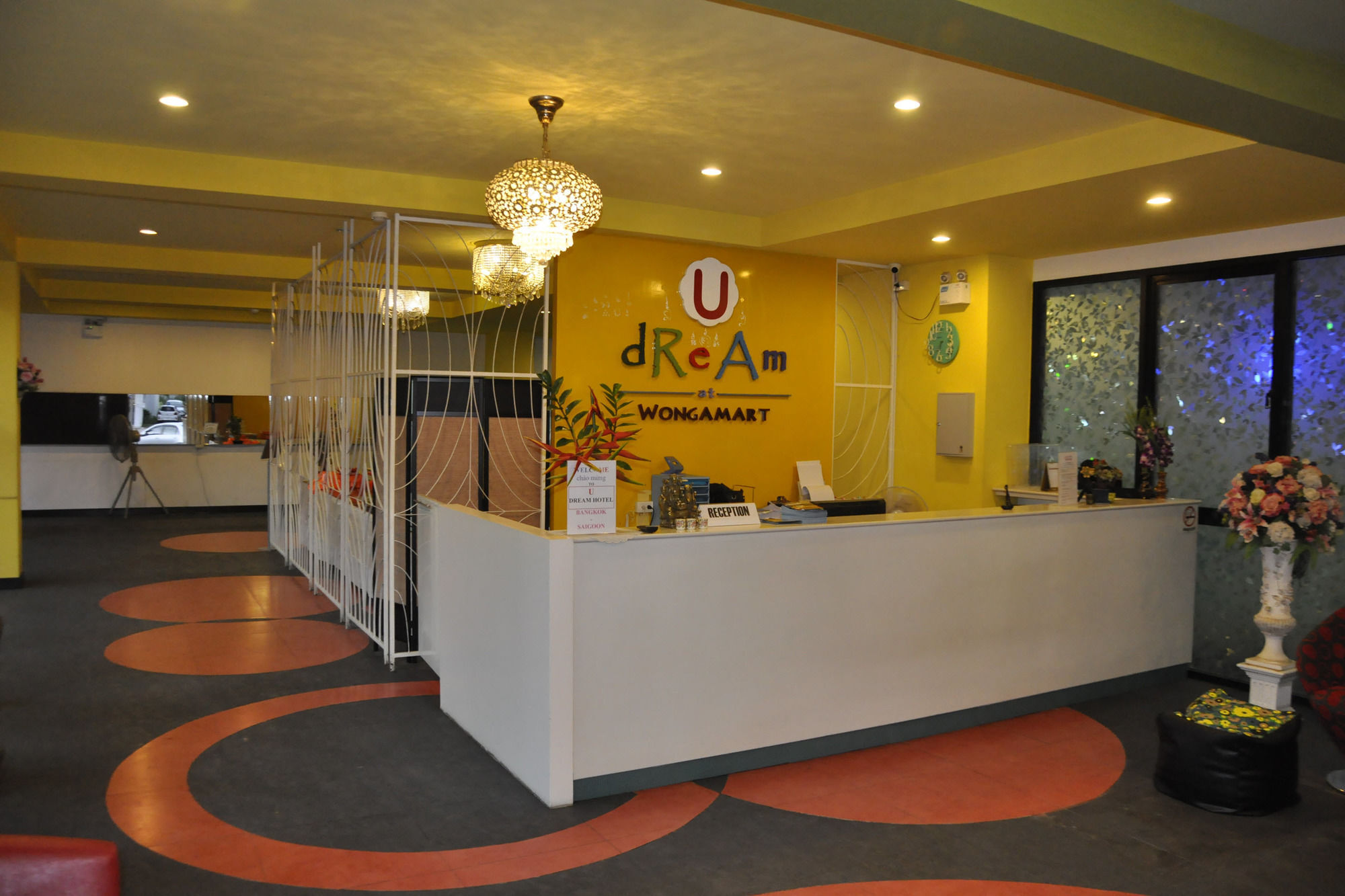Oyo 75367 Ud Pattaya Hotel Bang Lamung Extérieur photo
