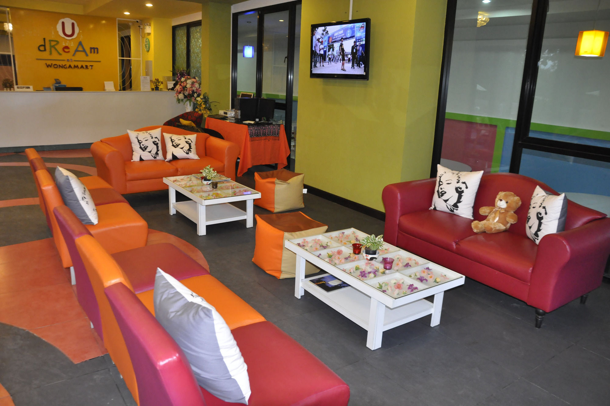 Oyo 75367 Ud Pattaya Hotel Bang Lamung Extérieur photo