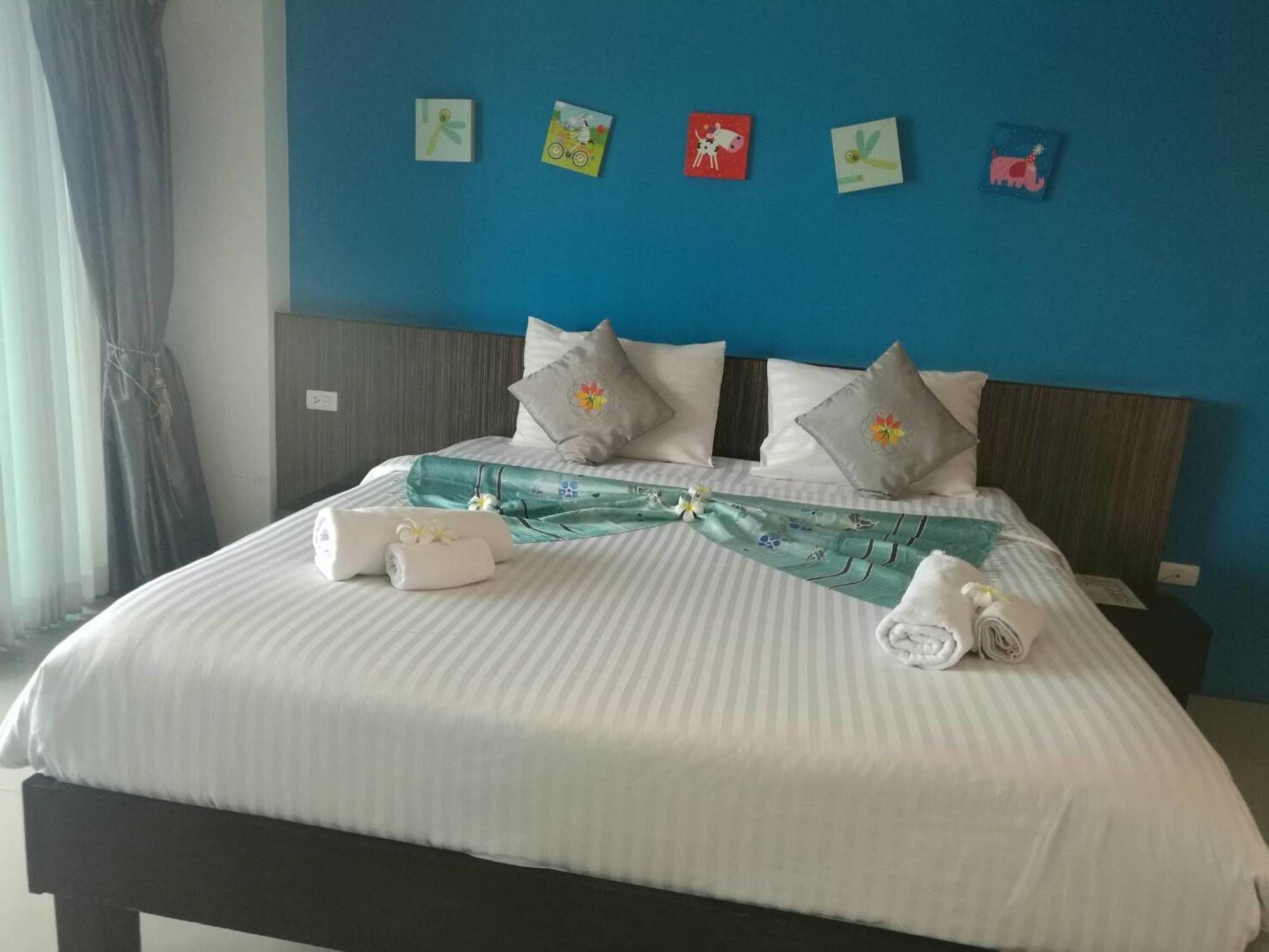 Oyo 75367 Ud Pattaya Hotel Bang Lamung Extérieur photo