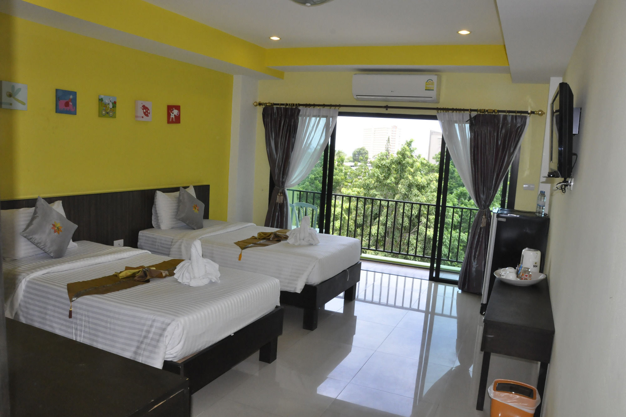 Oyo 75367 Ud Pattaya Hotel Bang Lamung Extérieur photo