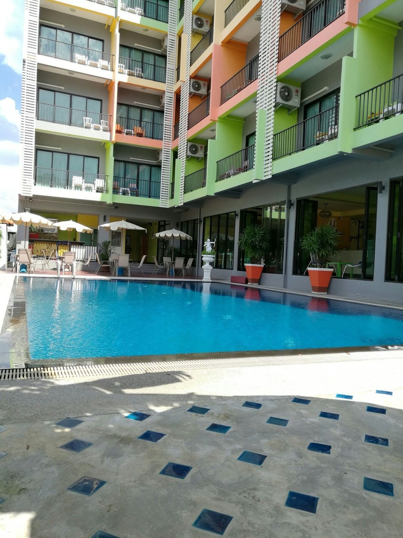 Oyo 75367 Ud Pattaya Hotel Bang Lamung Extérieur photo