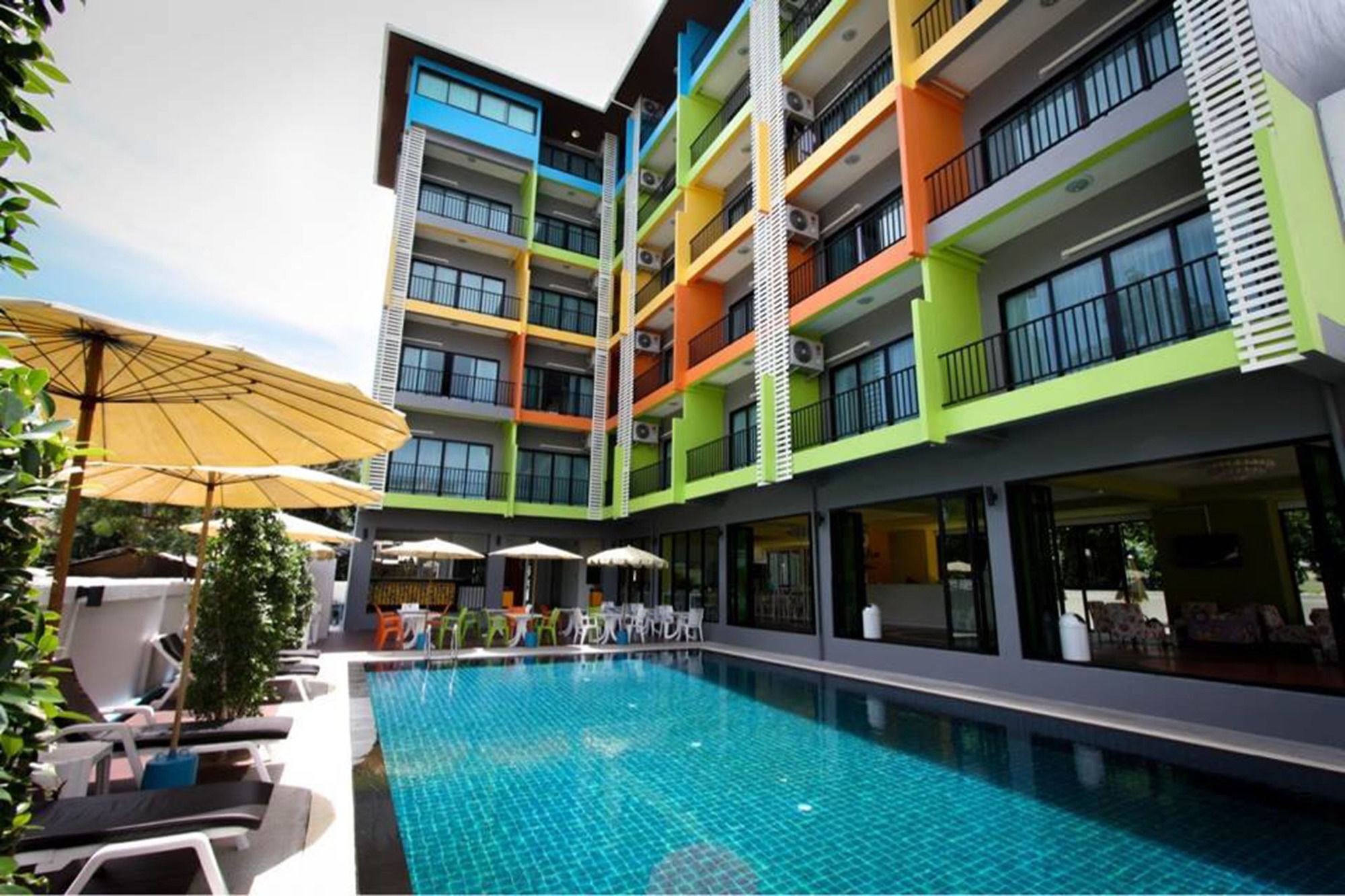 Oyo 75367 Ud Pattaya Hotel Bang Lamung Extérieur photo