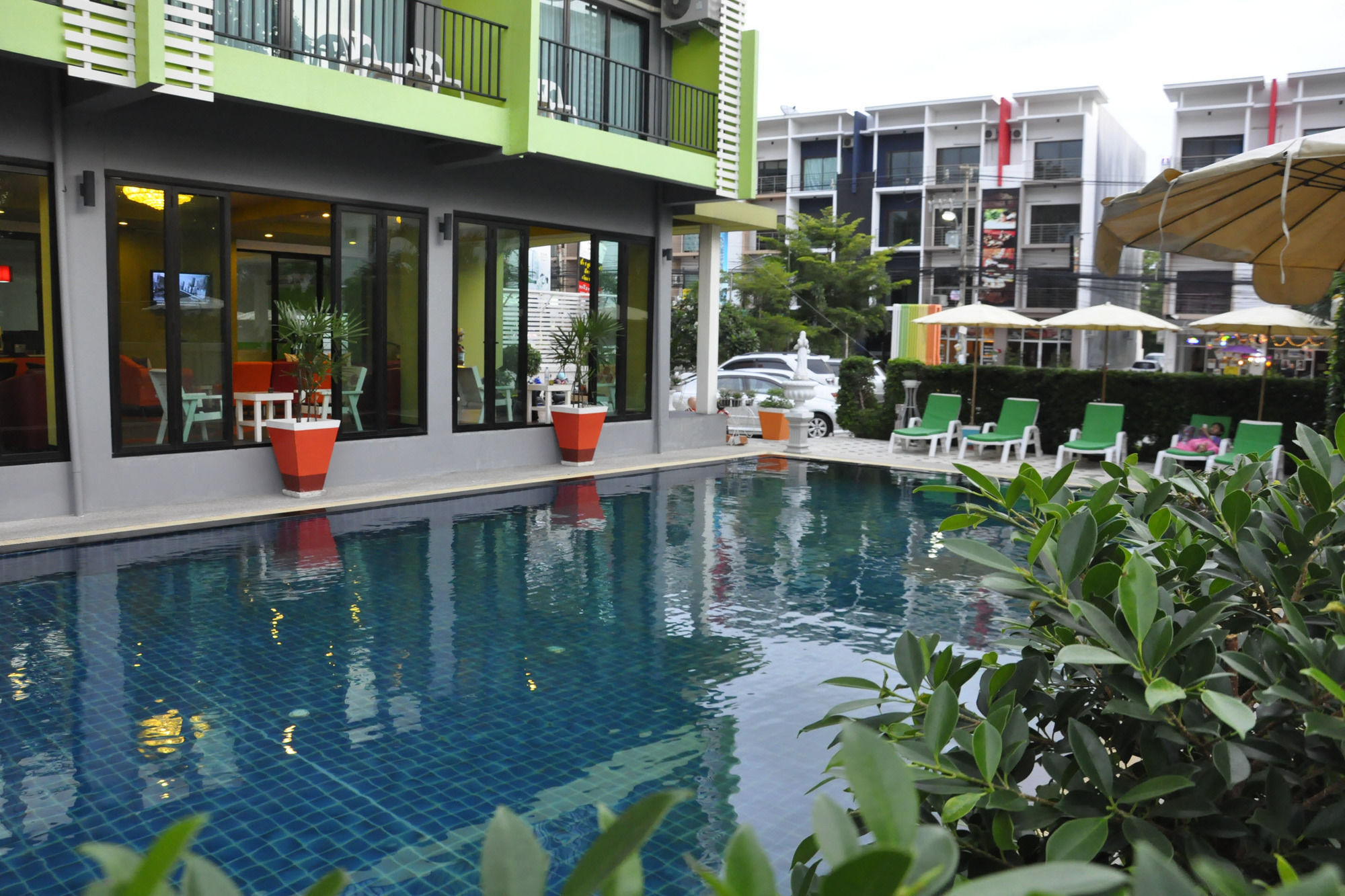 Oyo 75367 Ud Pattaya Hotel Bang Lamung Extérieur photo